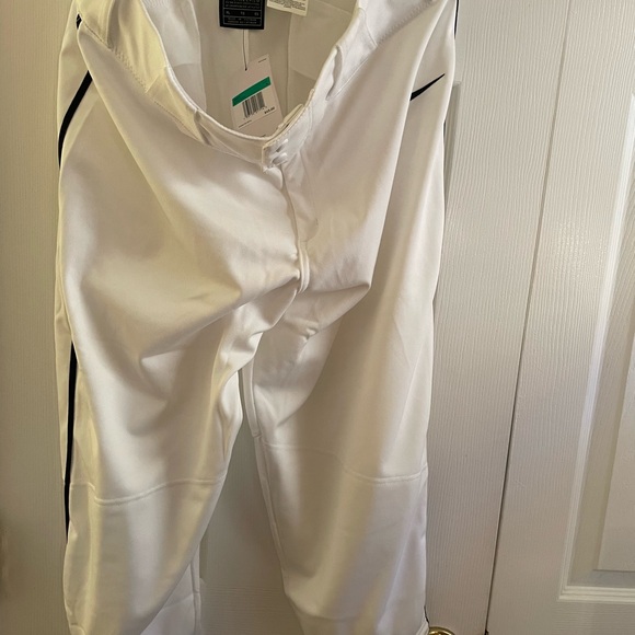 Nike White Pants with Black Logo - Picture 8 of 8